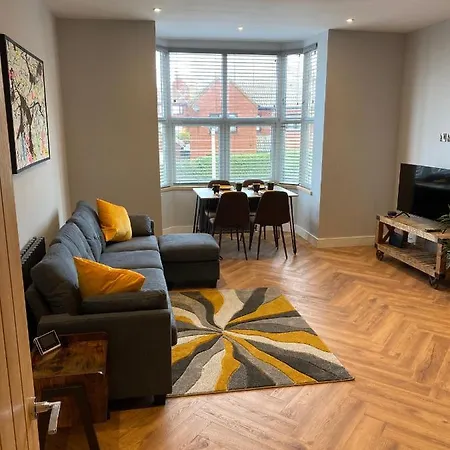 Stylish 2 Bed Apt, 2 Minute Walk From The Beach. Sheringham Exterior photo