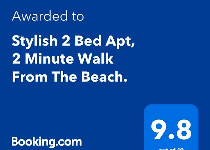 Stylish 2 Bed Apt, 2 Minute Walk From The Beach.